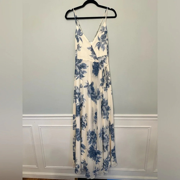 NWT Lulus Elegantly Inclined Cream & Blue Floral Print Wrap Maxi Dress Sz Medium - Picture 4 of 16